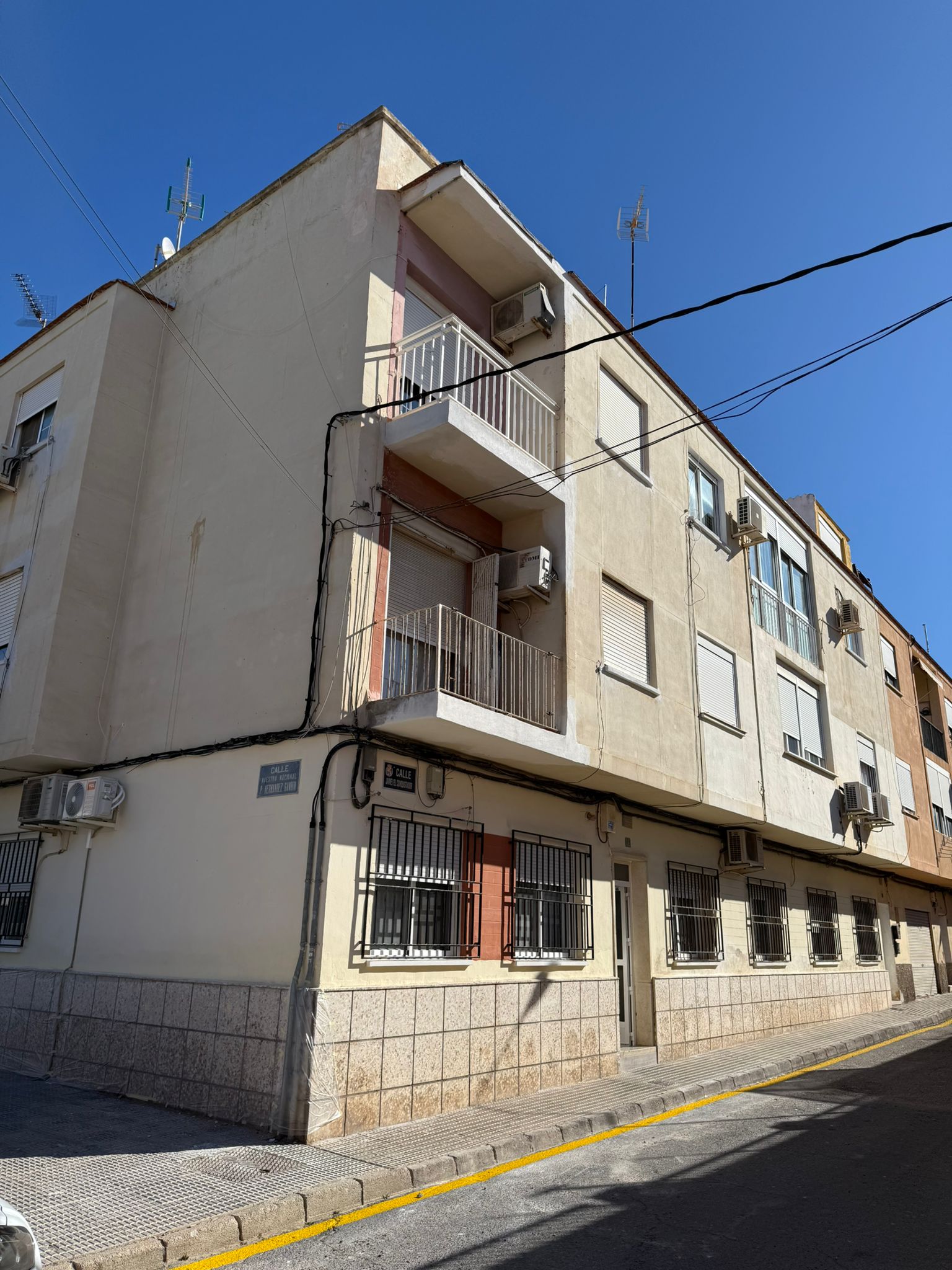 Antes — Fachada exterior